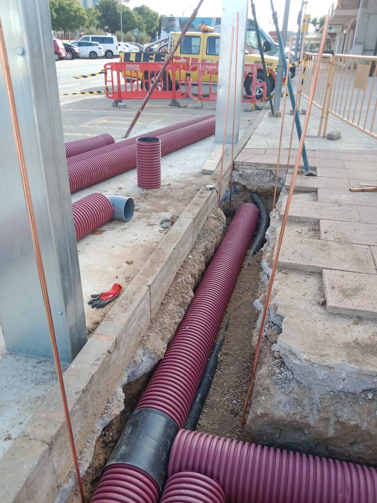 Canalización eléctrica en calle